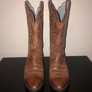 Ariat Cowboy Boots. (Lightly Used-Like New)